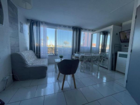 Superbe appartement 6 personnes avec piscine secteur Richelieu, à 400m de la plage et à 650m du centre port